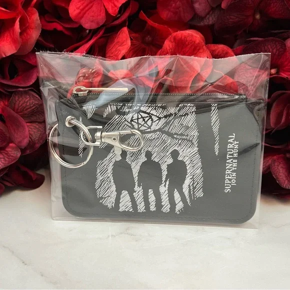 Supernatural Black Slim Zip Wallet Keychain - Picture 13 of 14
